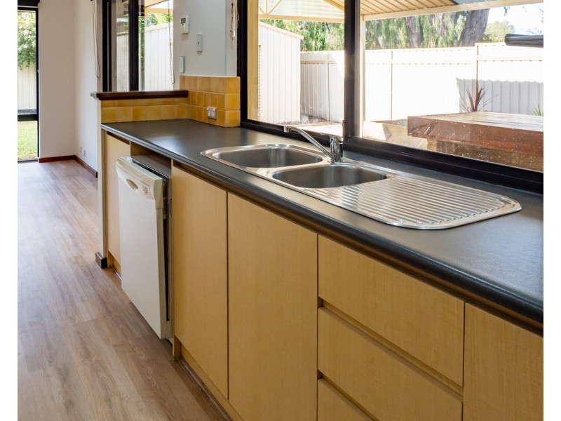 102 College Avenue, West Busselton WA 6280