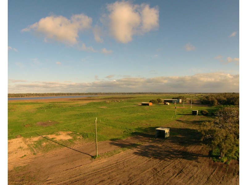 174 Forrest Beach Road, Wonnerup WA 6280