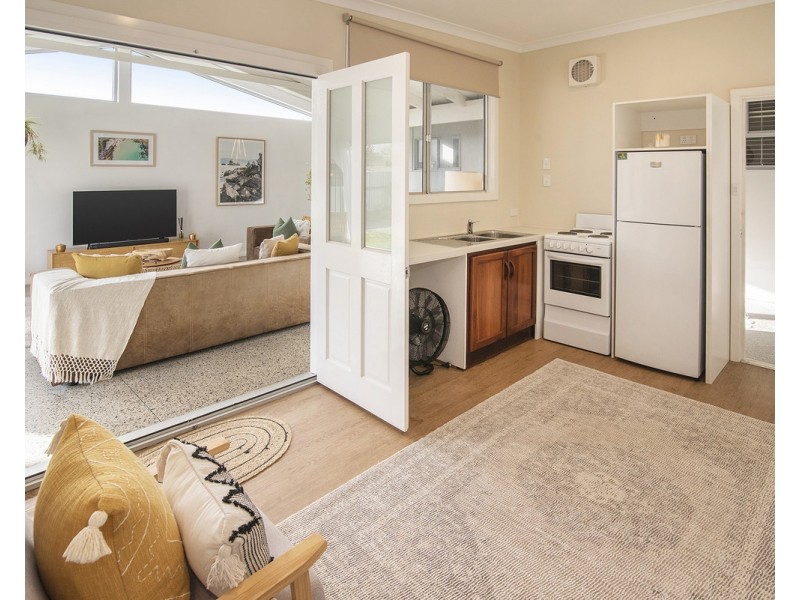 85 Fairbairn Road, Busselton WA 6280