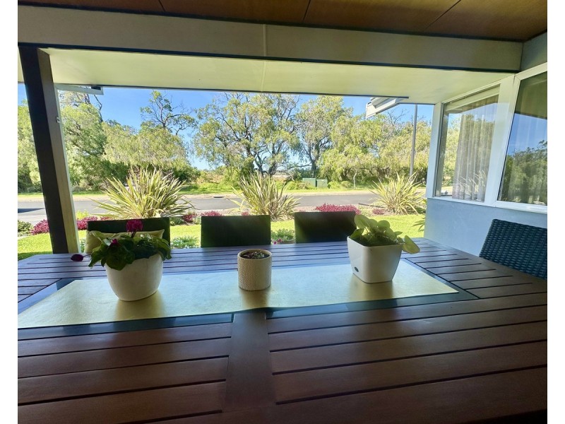 81 Broadwater Boulevard, Broadwater WA 6280