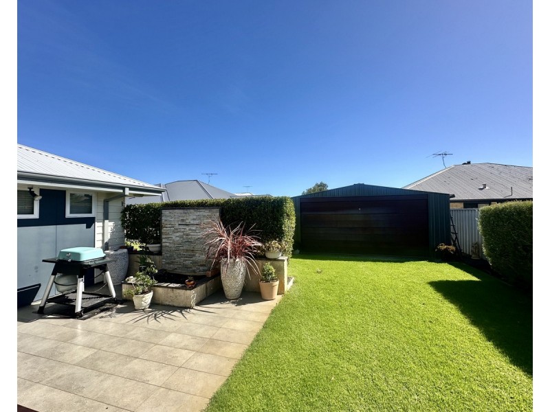 81 Broadwater Boulevard, Broadwater WA 6280