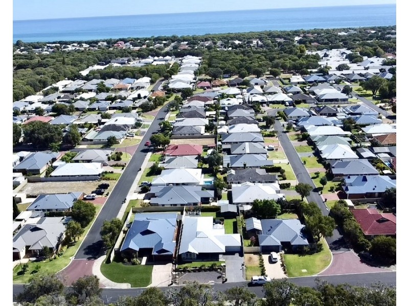 81 Broadwater Boulevard, Broadwater WA 6280