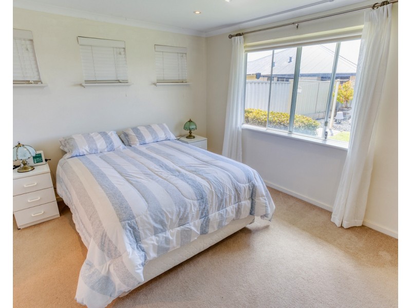 81 Broadwater Boulevard, Broadwater WA 6280