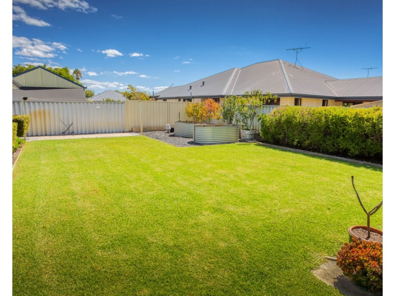 81 Broadwater Boulevard, Broadwater WA 6280