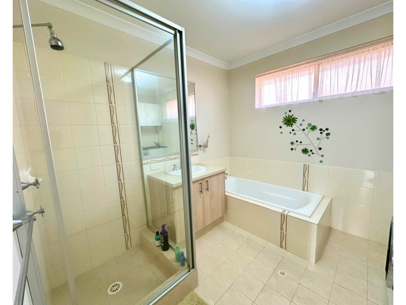 60 Gigondas Street, Yalyalup WA 6280