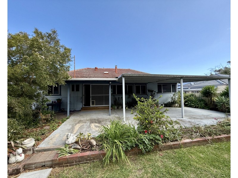 32 Fairbairn Road, Busselton WA 6280