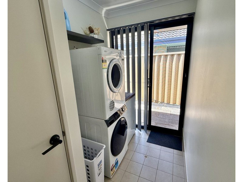 10 Castellar Pass, Yalyalup WA 6280