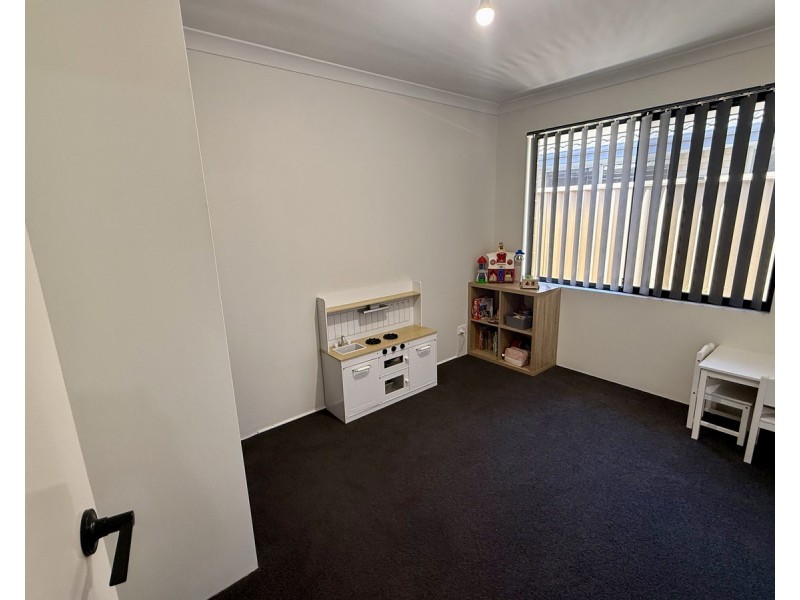 10 Castellar Pass, Yalyalup WA 6280