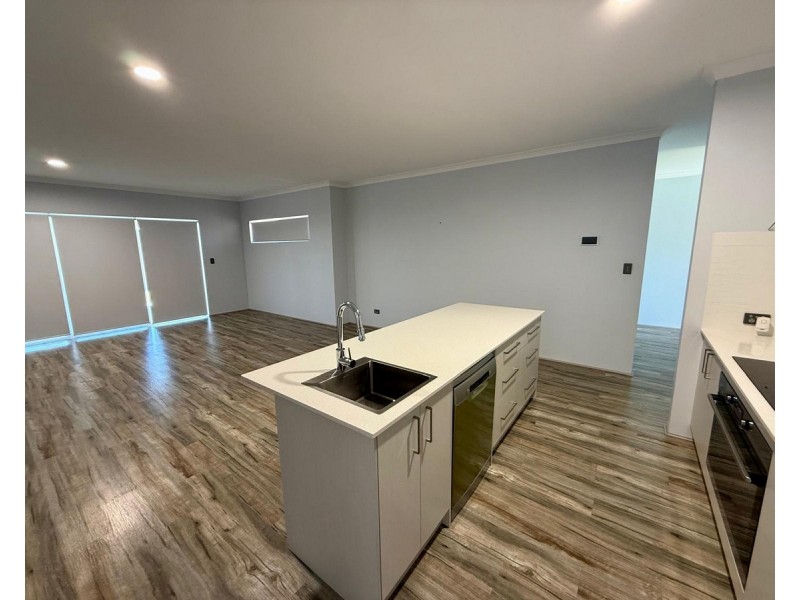 4 Henry Willmott Drive, Geographe WA 6280