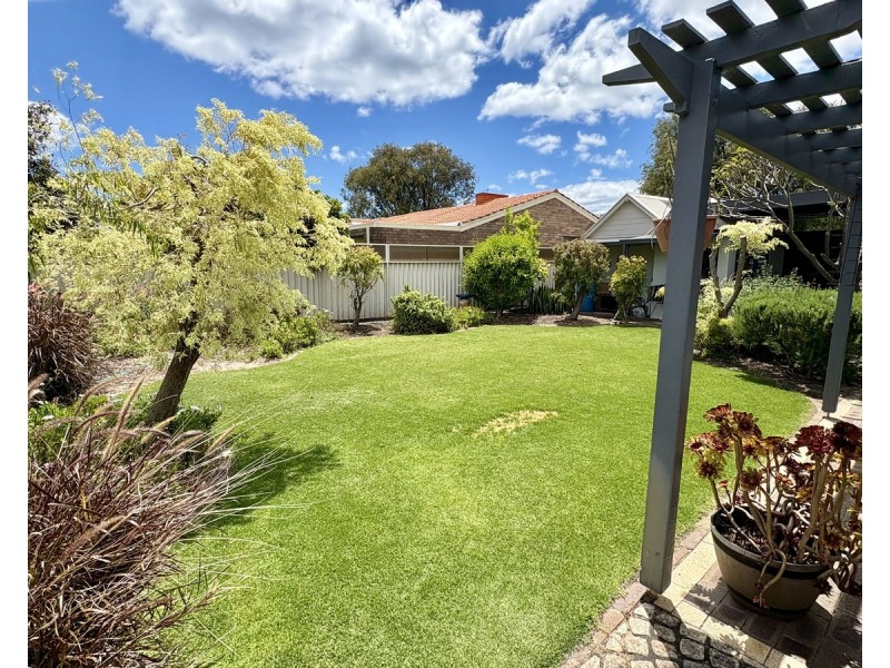 7 Phyllis Street, Broadwater WA 6280