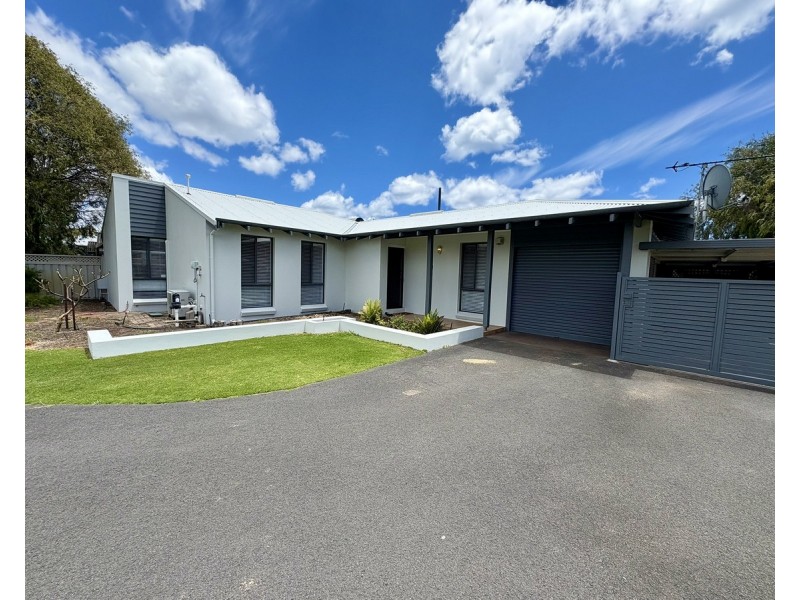 7 Phyllis Street, Broadwater WA 6280