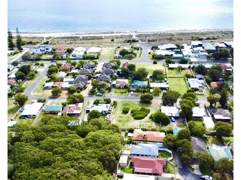 39 Silver Gull Court, Geographe WA 6280