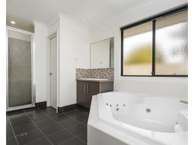 6 Pickmore Circus, West Busselton WA 6280