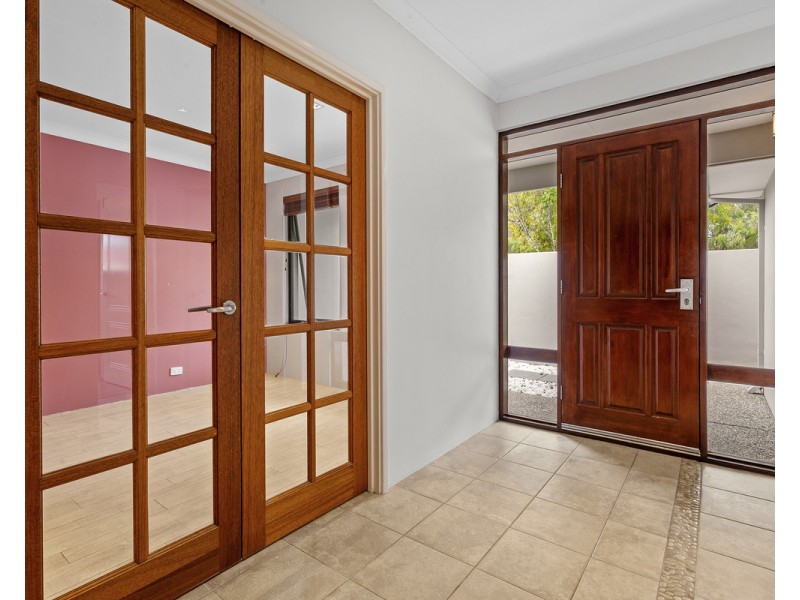 6 Pickmore Circus, West Busselton WA 6280