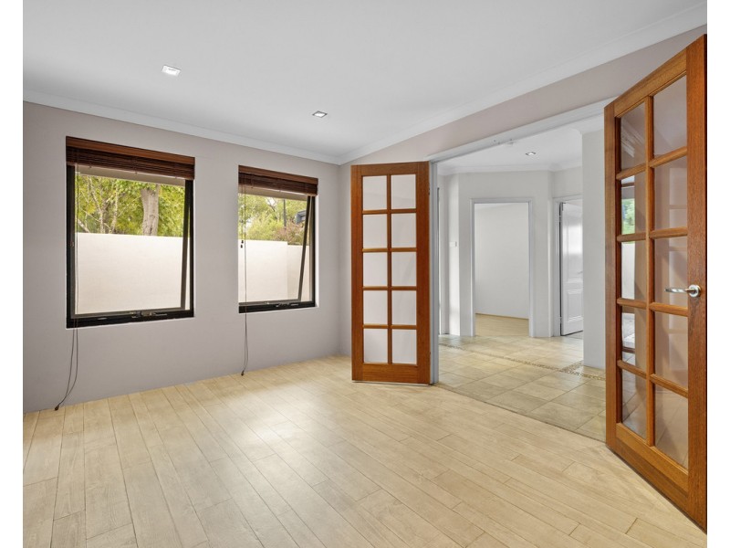 6 Pickmore Circus, West Busselton WA 6280