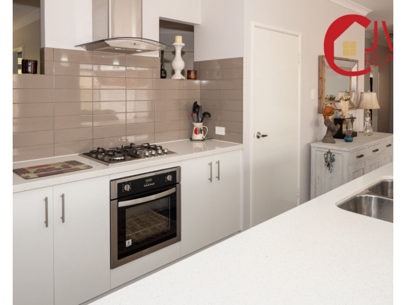 12 Bourke Way, Broadwater WA 6280