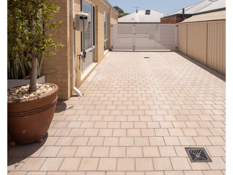 12 Bourke Way, Broadwater WA 6280