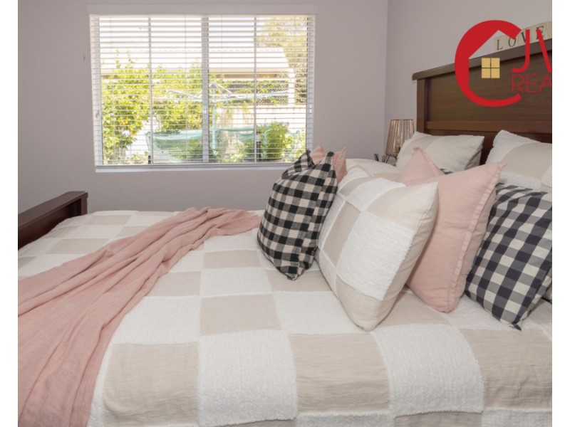 12 Bourke Way, Broadwater WA 6280