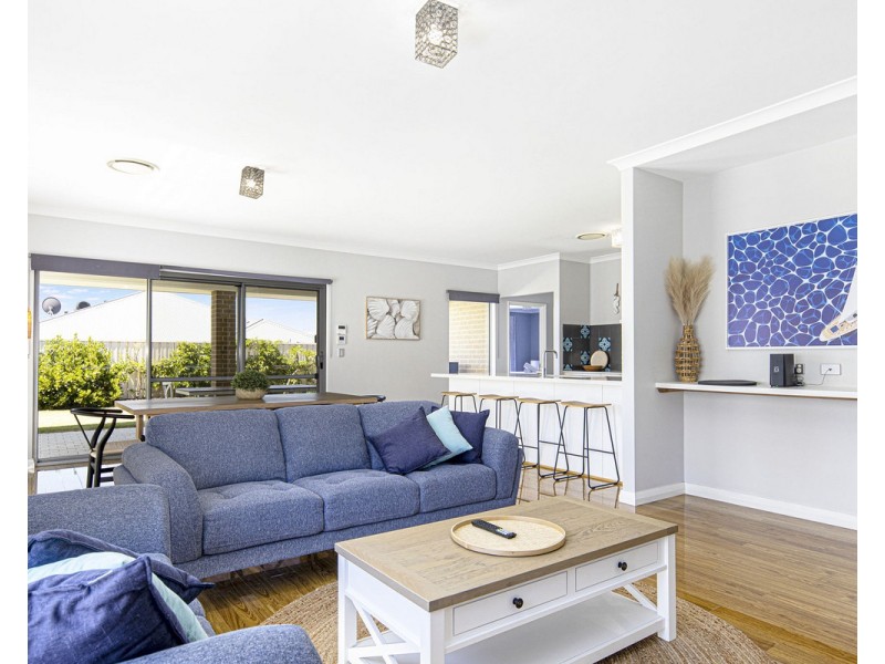 8 Killarney Road, Dunsborough WA 6281