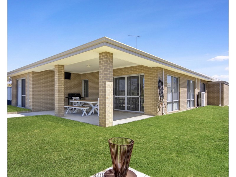 8 Killarney Road, Dunsborough WA 6281