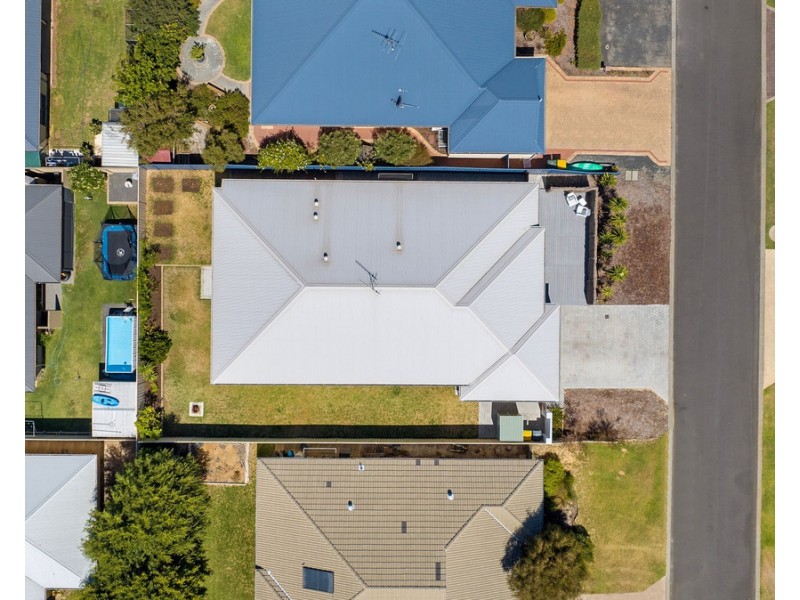8 Killarney Road, Dunsborough WA 6281
