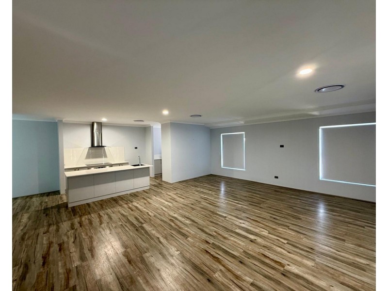 4 Henry Willmott Drive, Geographe WA 6280
