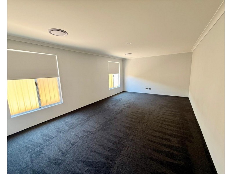 4 Henry Willmott Drive, Geographe WA 6280