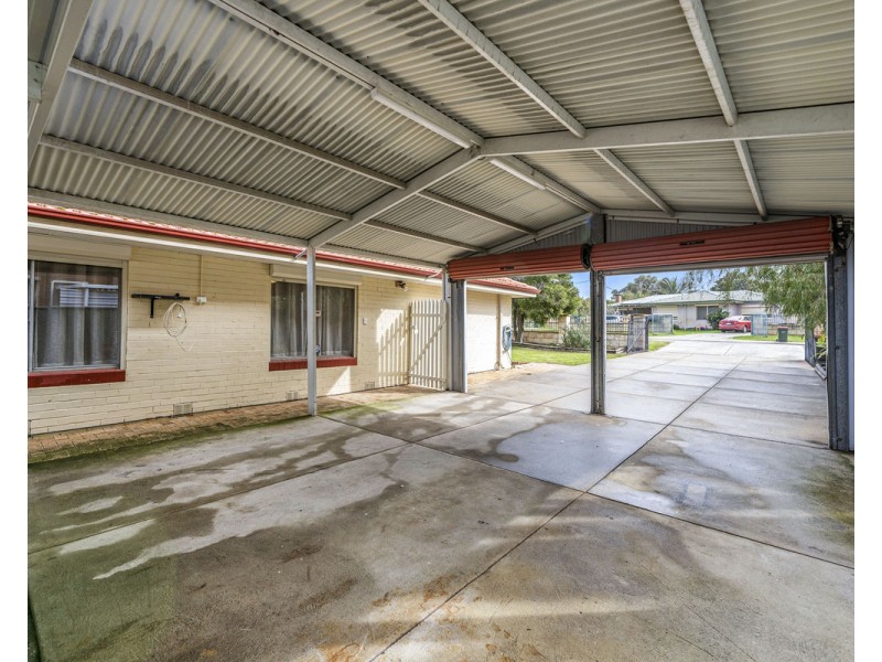 2 Butt Place, Orelia WA 6167