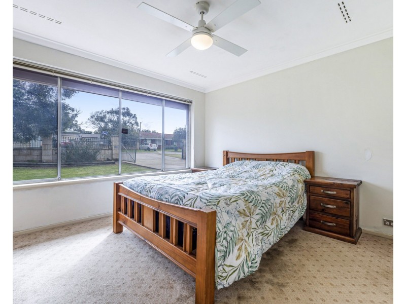 2 Butt Place, Orelia WA 6167
