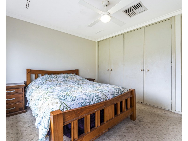2 Butt Place, Orelia WA 6167