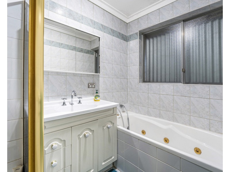 2 Butt Place, Orelia WA 6167