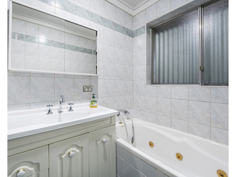 2 Butt Place, Orelia WA 6167