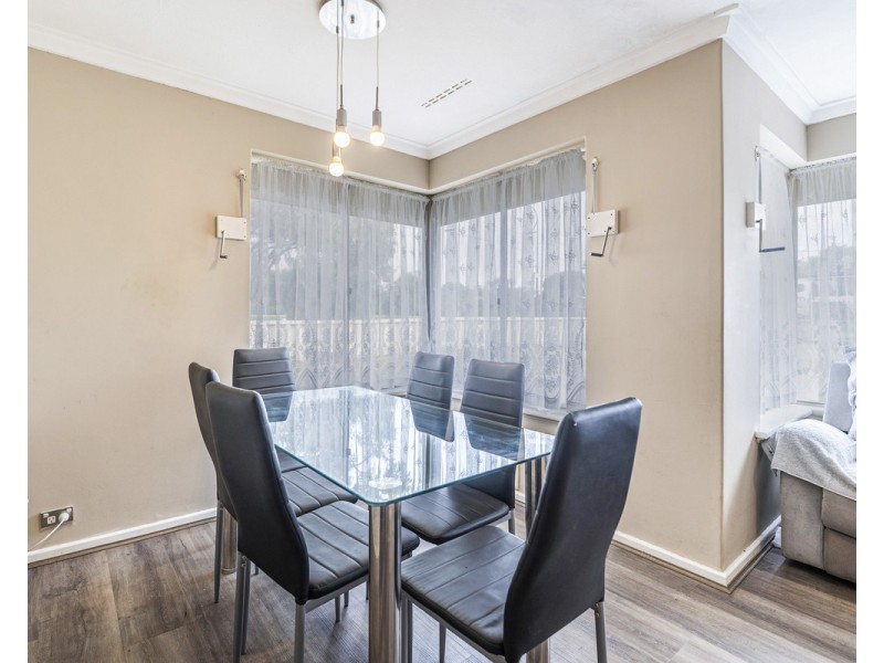 2 Butt Place, Orelia WA 6167