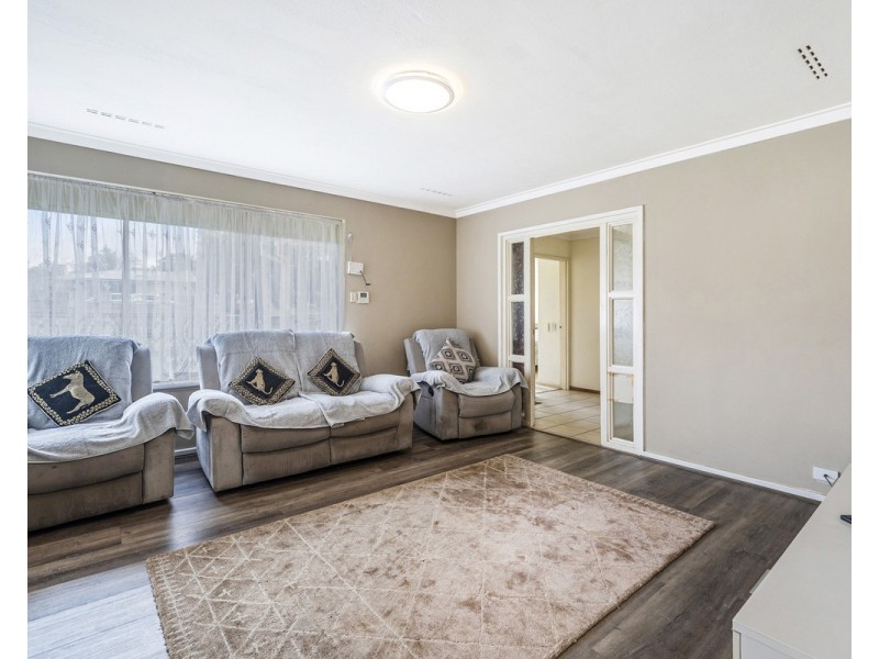 2 Butt Place, Orelia WA 6167