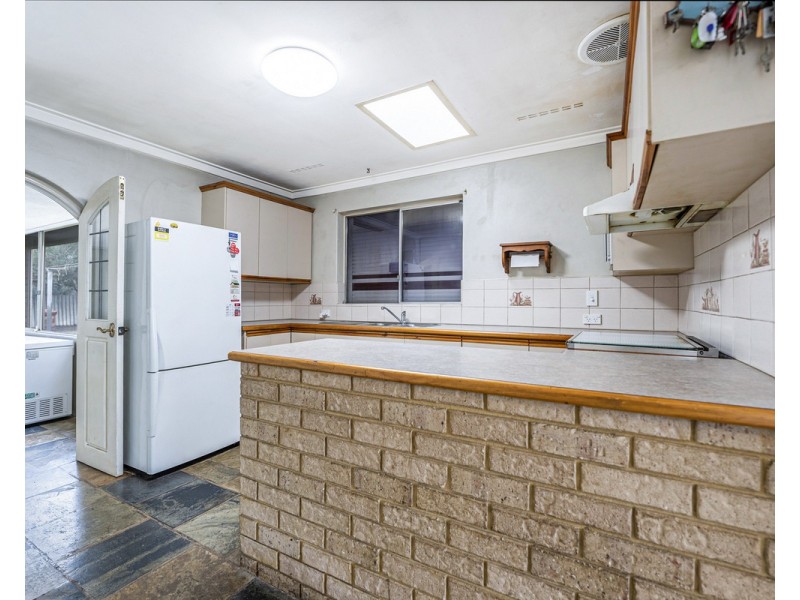 2 Butt Place, Orelia WA 6167