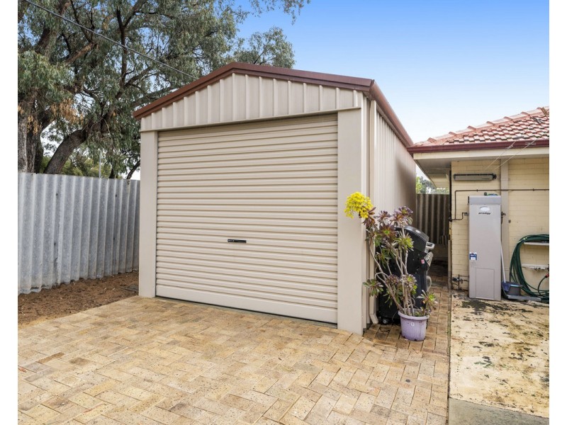 2 Butt Place, Orelia WA 6167
