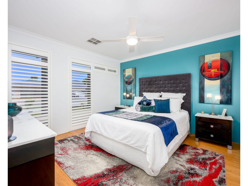 2 Stow Chase, South Yunderup WA 6208
