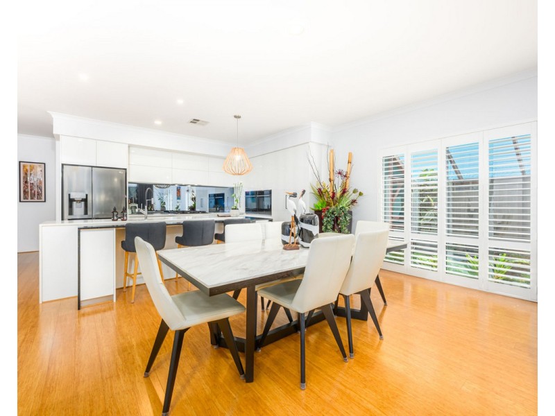 2 Stow Chase, South Yunderup WA 6208