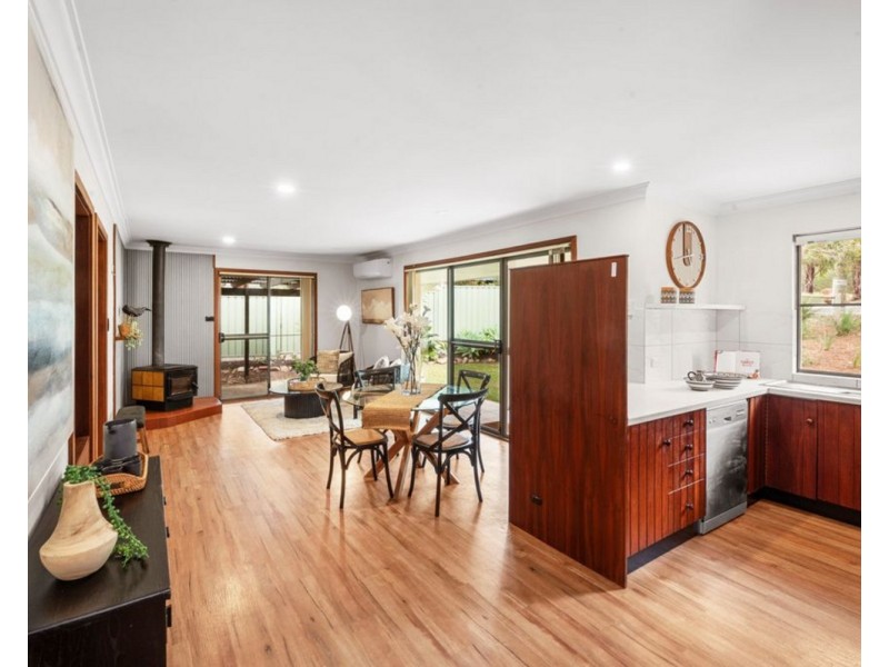 28 CHAPMAN Street, Dunsborough WA 6281