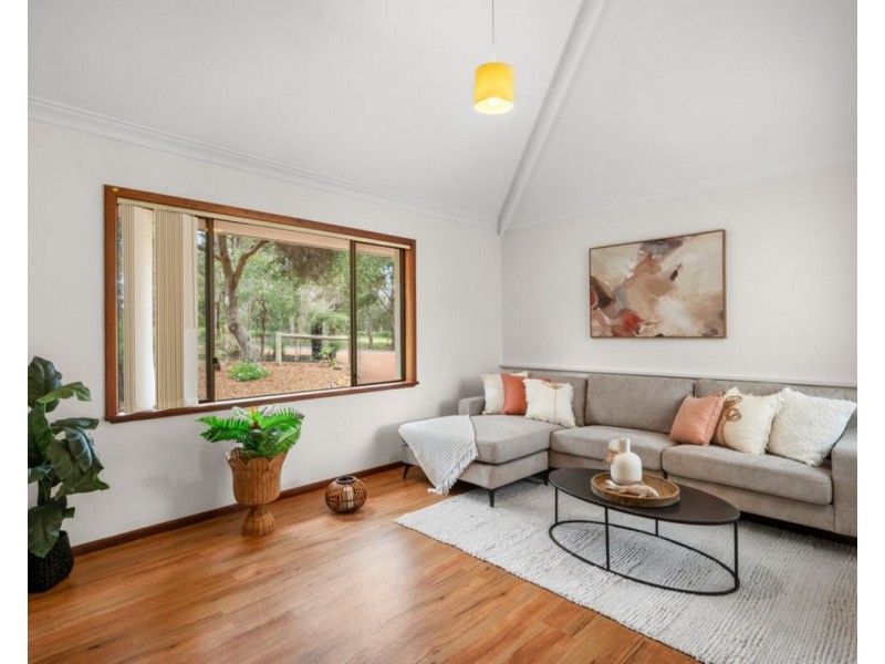 28 CHAPMAN Street, Dunsborough WA 6281