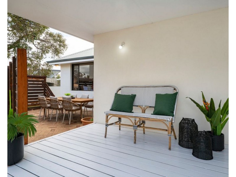 28 CHAPMAN Street, Dunsborough WA 6281