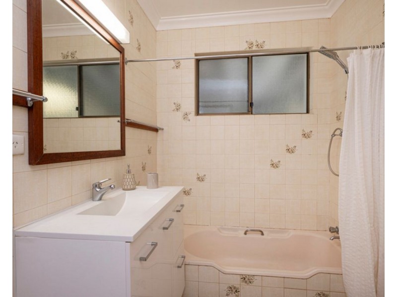 28 CHAPMAN Street, Dunsborough WA 6281