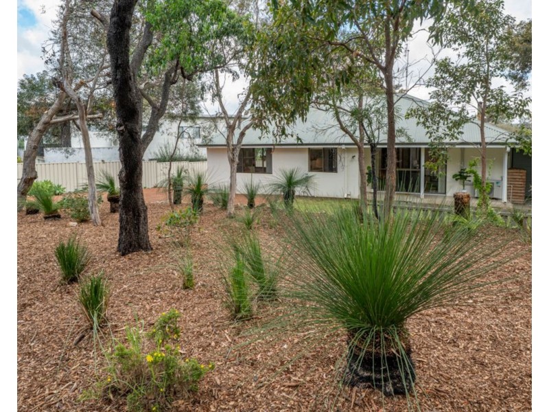 28 CHAPMAN Street, Dunsborough WA 6281