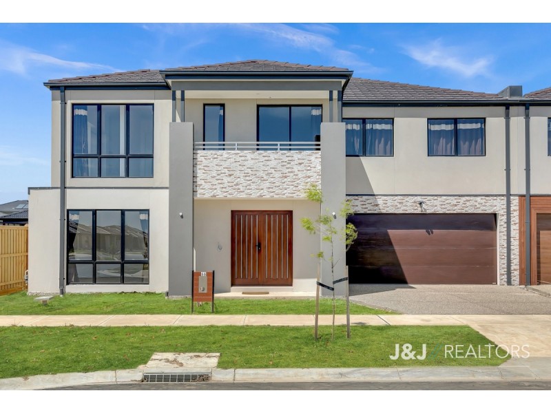 66 Fenway Boulevard, Clyde North VIC 3978