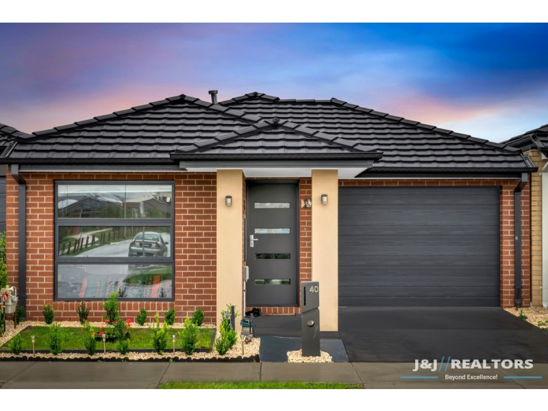 40 Jackwood Drive, Clyde North VIC 3978