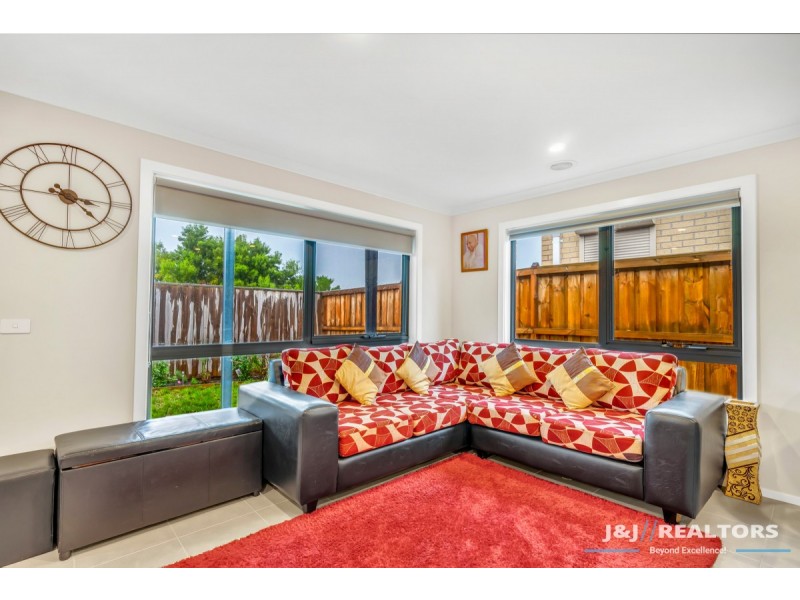 40 Jackwood Drive, Clyde North VIC 3978