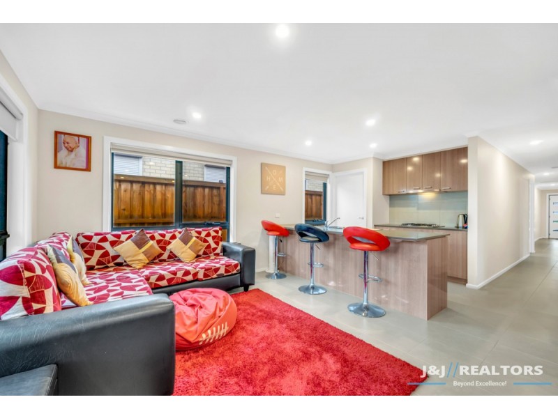 40 Jackwood Drive, Clyde North VIC 3978