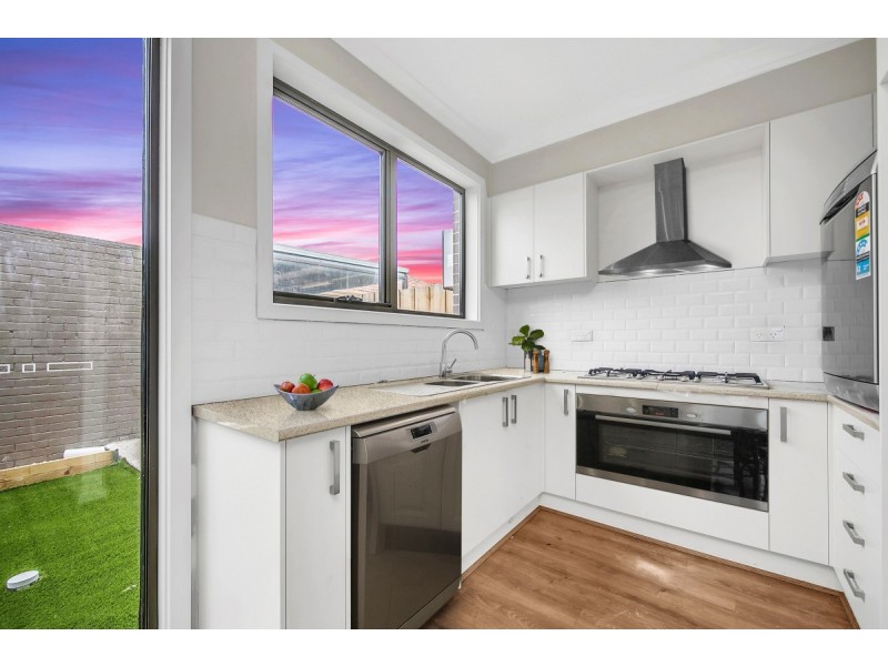 4/13 Bruce Street, Dandenong VIC 3175