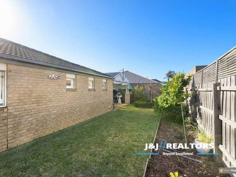 11 GOLDEN GROVE Drive, Narre Warren South VIC 3805