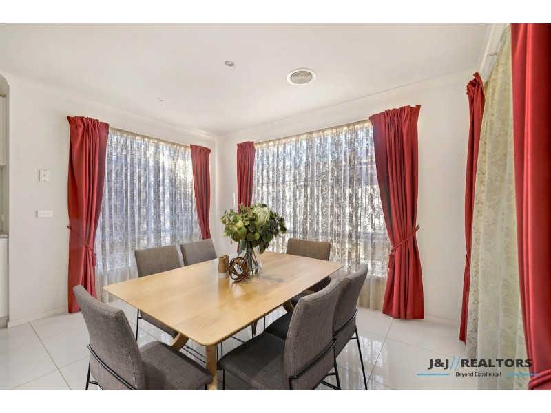 11 Goldengrove Drive, Narre Warren South VIC 3805